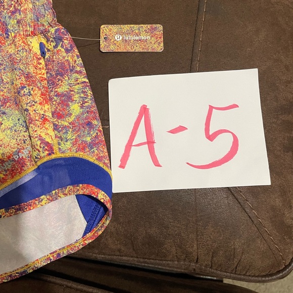 Lululemon athletica sea breeze hotty shorts special edition 4 - Picture 9 of 9